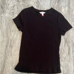 No boundaries black fitted top